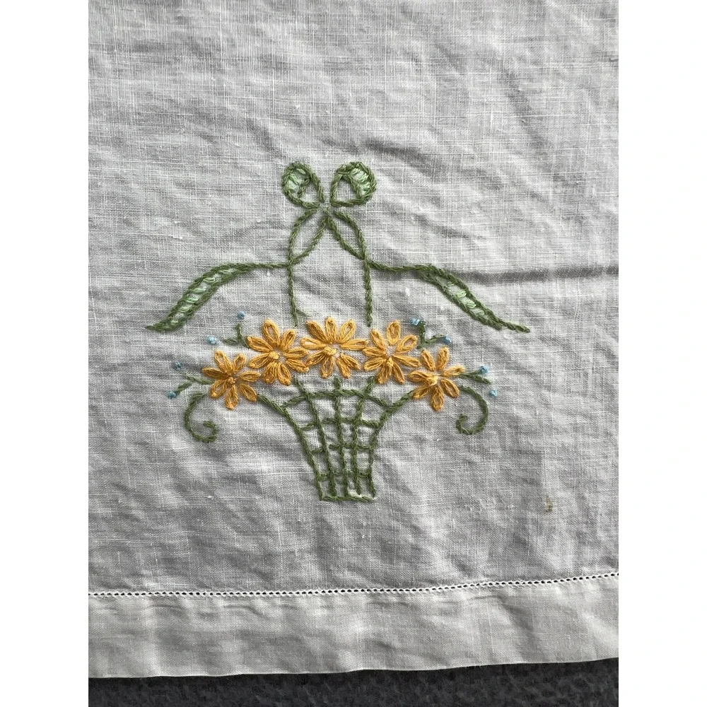 Vintage Hand Embroidered Linen Guest Towel Set Floral Basket Applique White 2pc